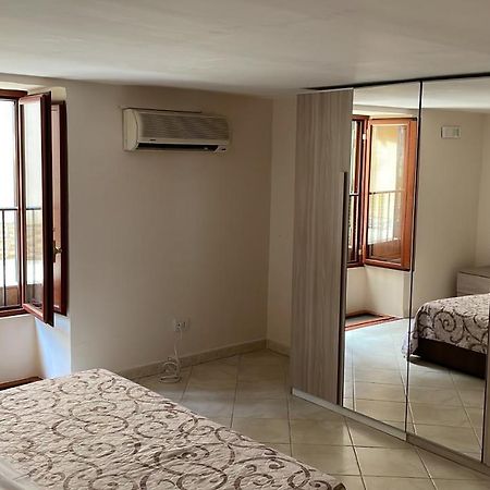 Casa Emilia Apartment Napoli Bagian luar foto