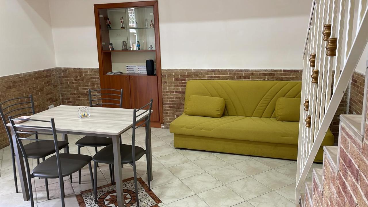 Casa Emilia Apartment Napoli Bagian luar foto