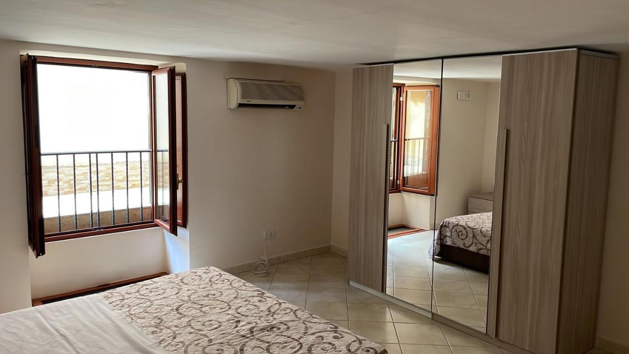 Casa Emilia Apartment Napoli Bagian luar foto