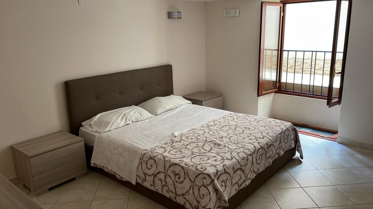 Casa Emilia Apartment Napoli Bagian luar foto
